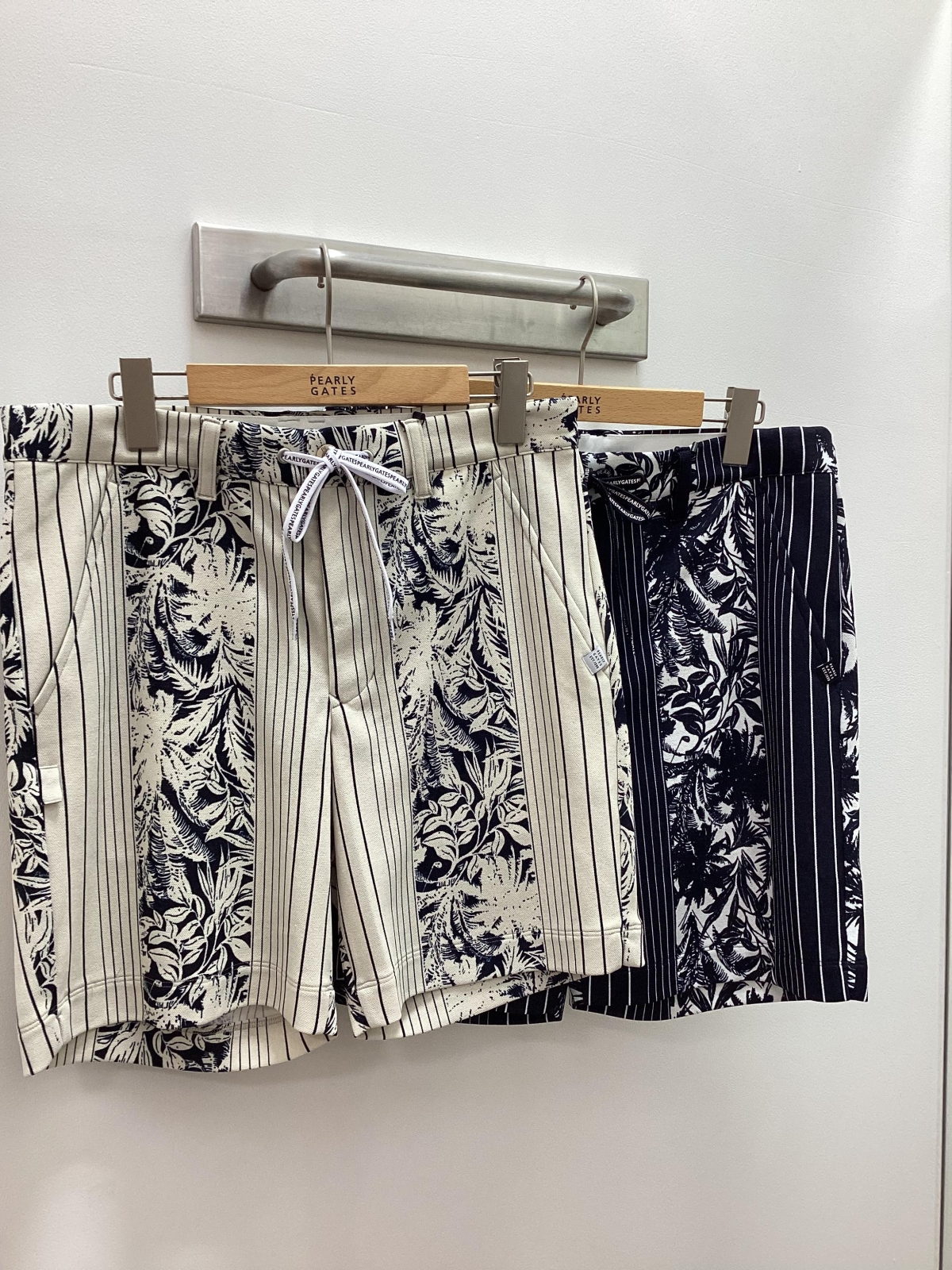 ボタニカル柄men'sハーフパンツ